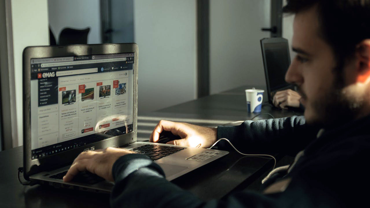 The Digital Shift: Why Your Income Strategy Needs a Modern Upgrade